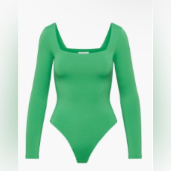 Aritzia NWOT contour bodysuit M green - Picture 1 of 5